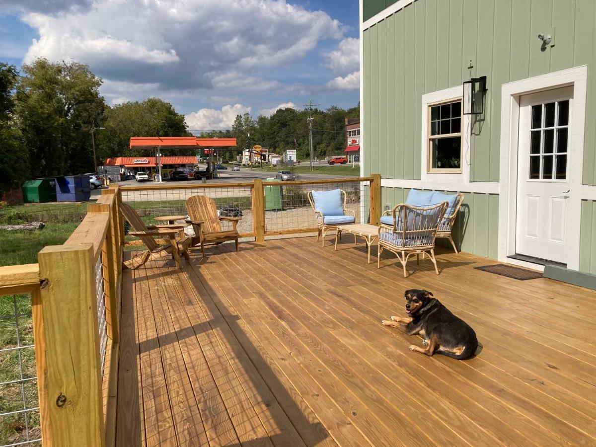 The Lazy Tiger Hostel Woodfin Экстерьер фото