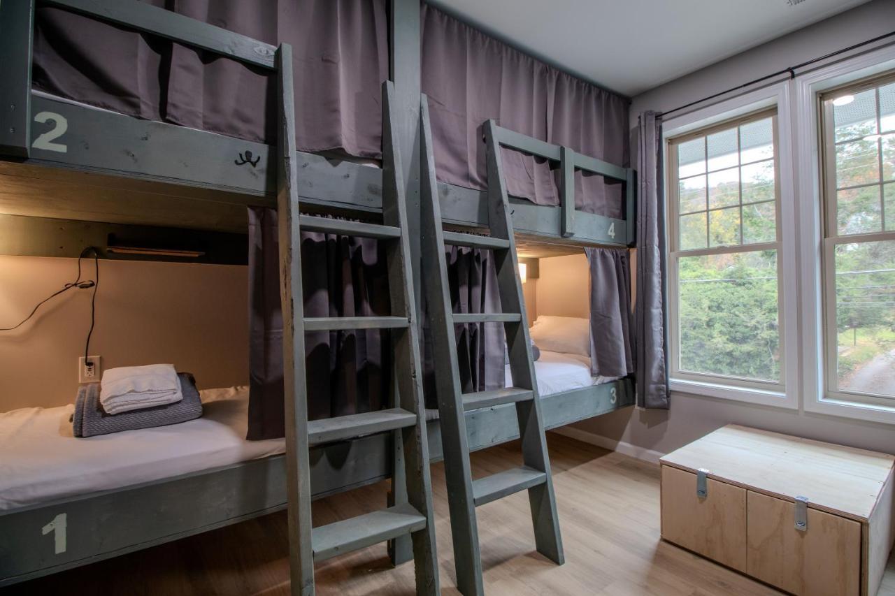 The Lazy Tiger Hostel Woodfin Экстерьер фото
